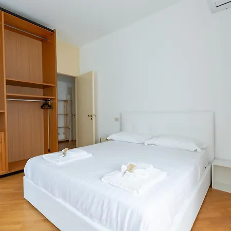 Easytopstay - Lorenteggio Large Flat 公寓