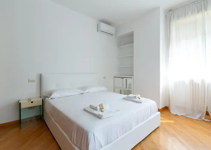 Easytopstay - Lorenteggio Large Flat Apartament *