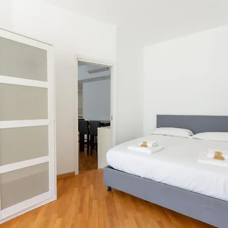 Lorenteggio Large Flat Milano