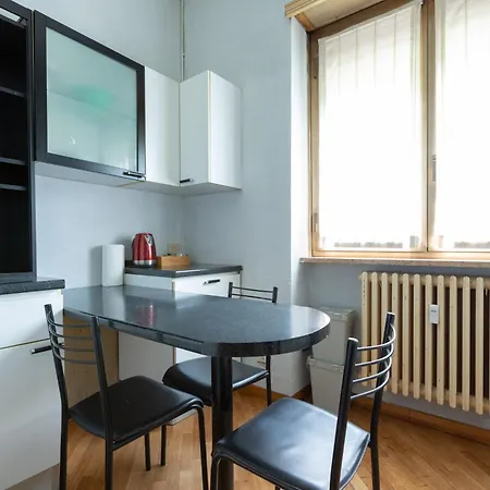Lorenteggio Large Flat * Milano
