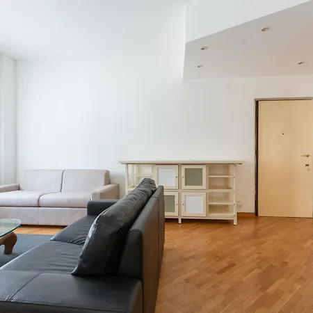 Lorenteggio Large Flat Milano