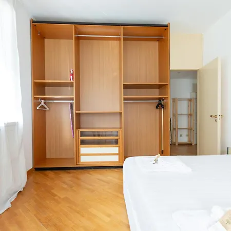 Easytopstay - Lorenteggio Large Flat *