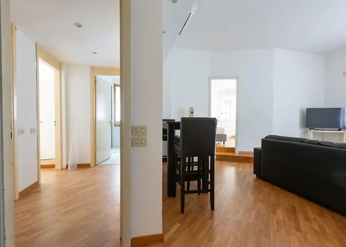 Easytopstay - Lorenteggio Large Flat Apartment Milan