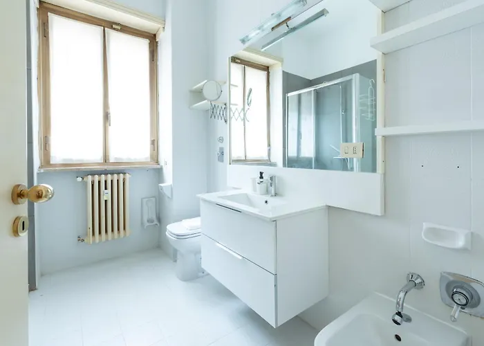 Easytopstay - Lorenteggio Large Flat Apartment